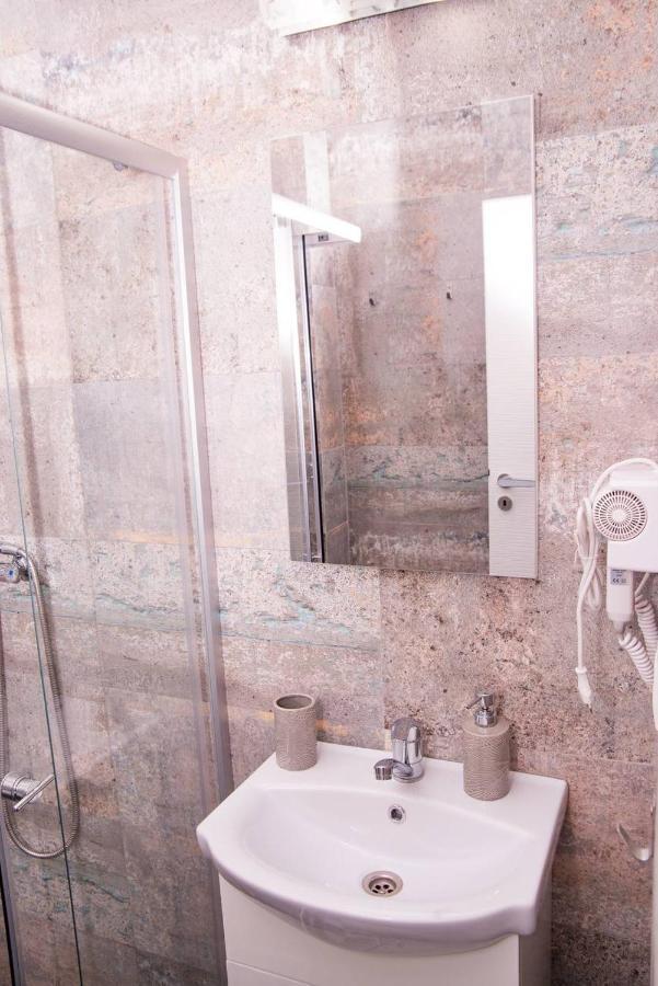 Studio Mamaia Apartment Luaran gambar